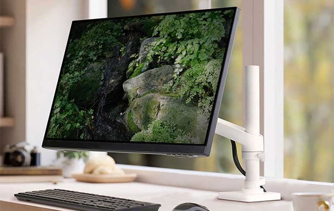 Verdant photo on screen graphic